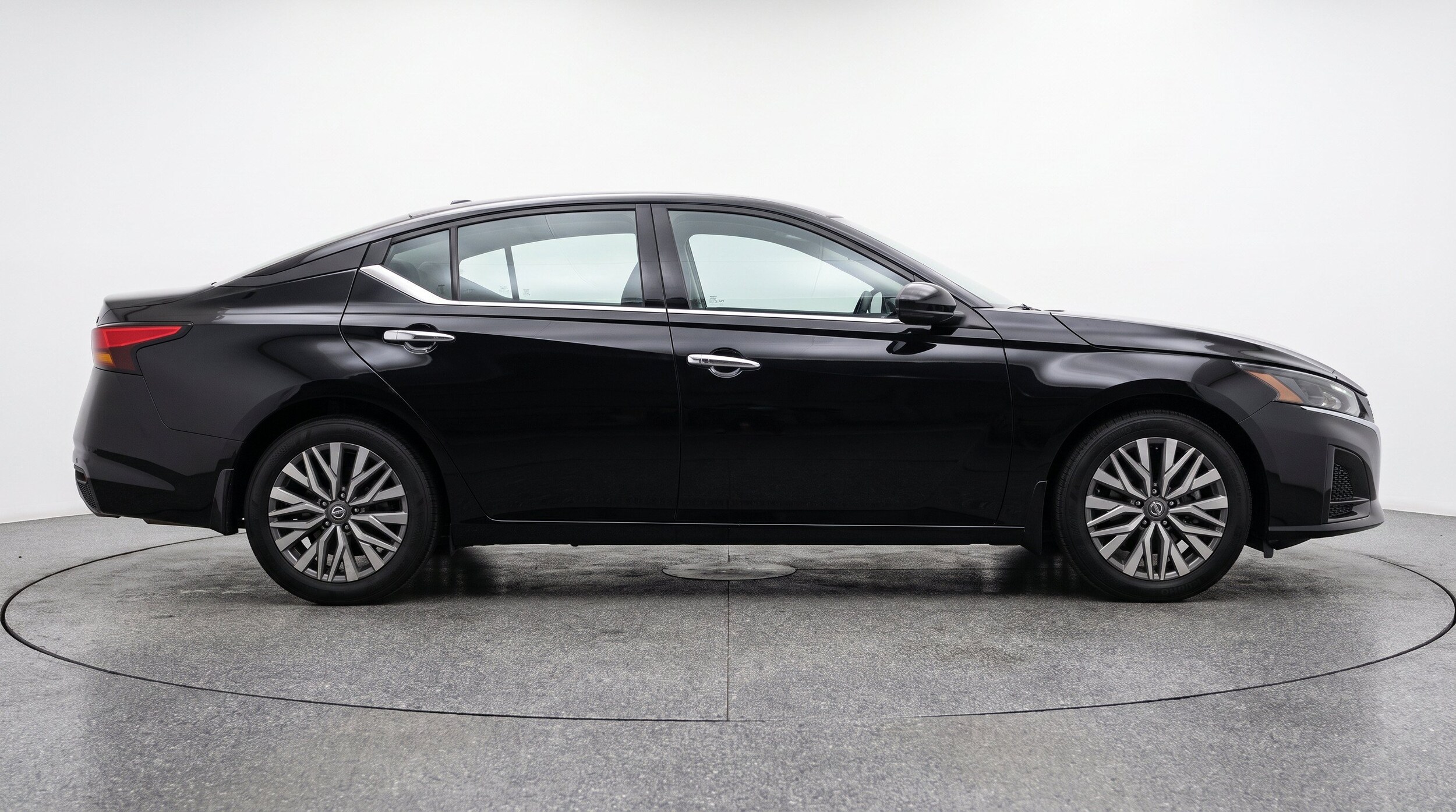 Thumbnail: 2025 Nissan Altima - 10