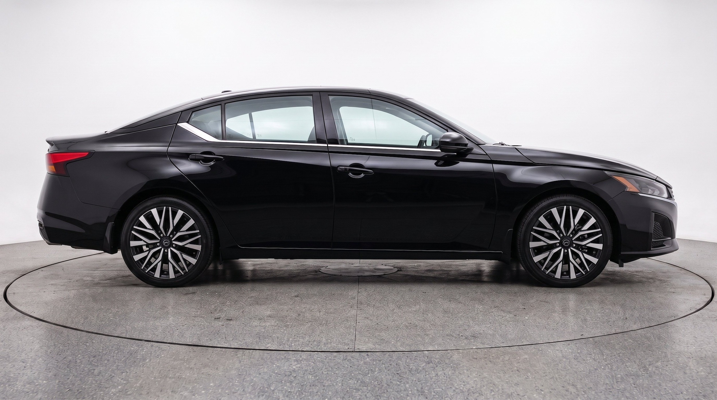 Thumbnail: 2025 Nissan Altima - 10