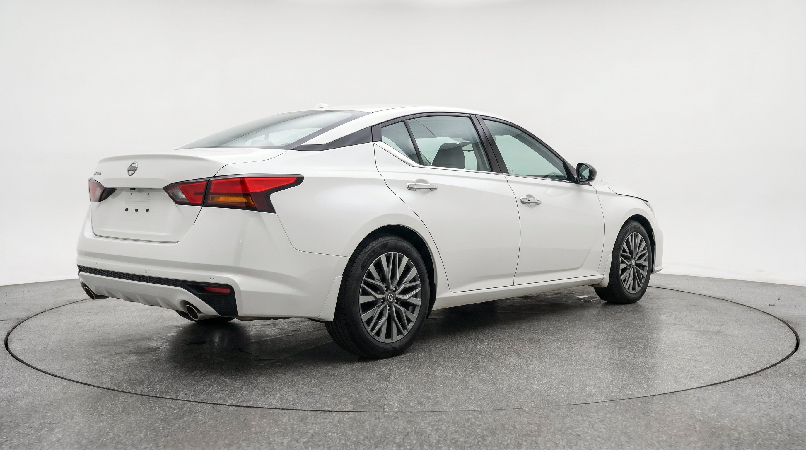 Thumbnail: 2025 Nissan Altima - 9
