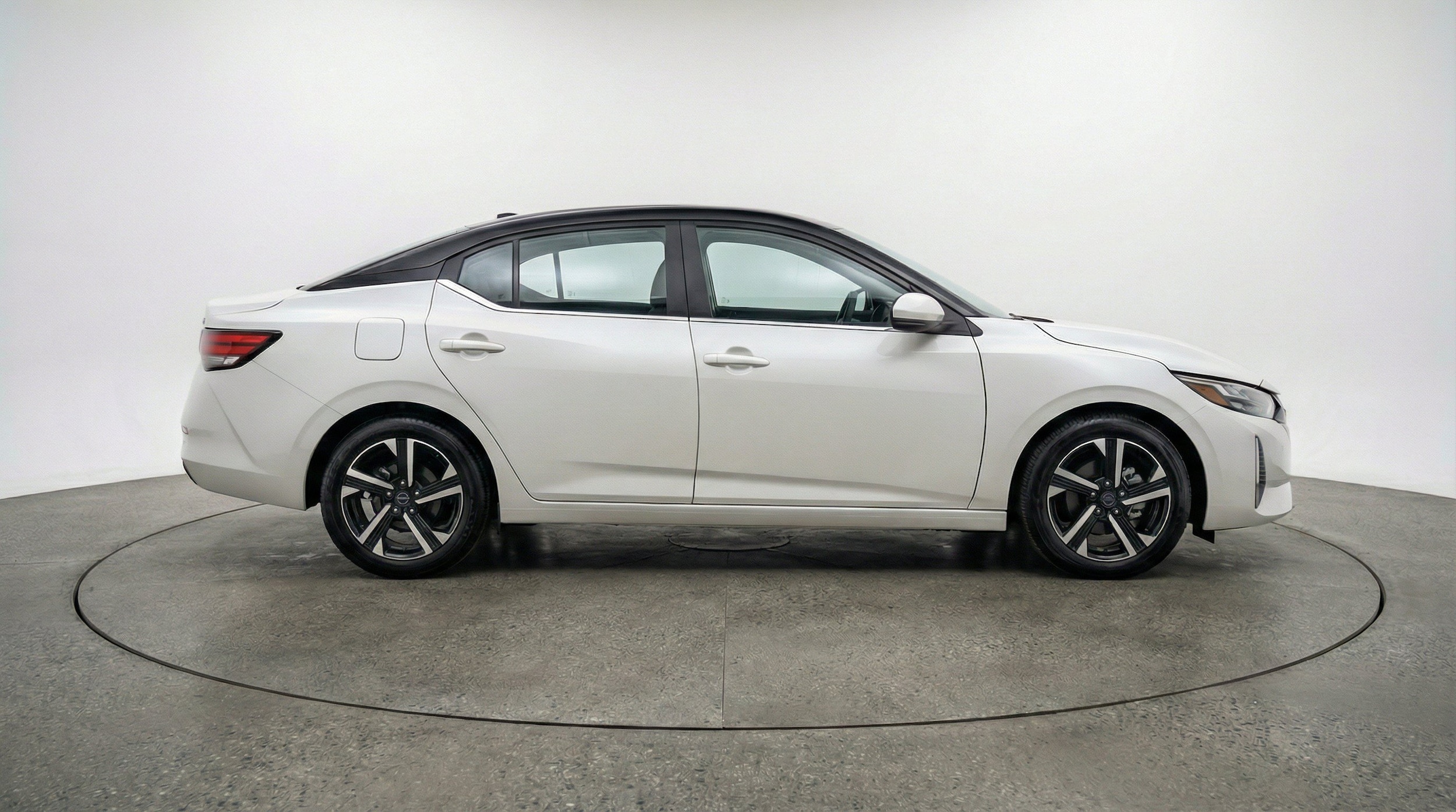 Thumbnail: 2025 Nissan Sentra - 10