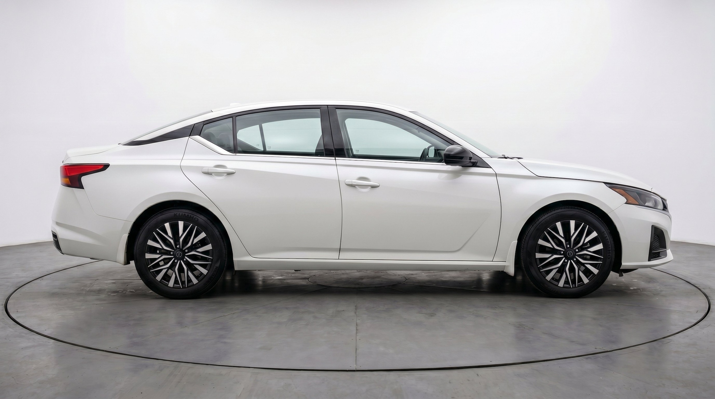 Thumbnail: 2025 Nissan Altima - 10