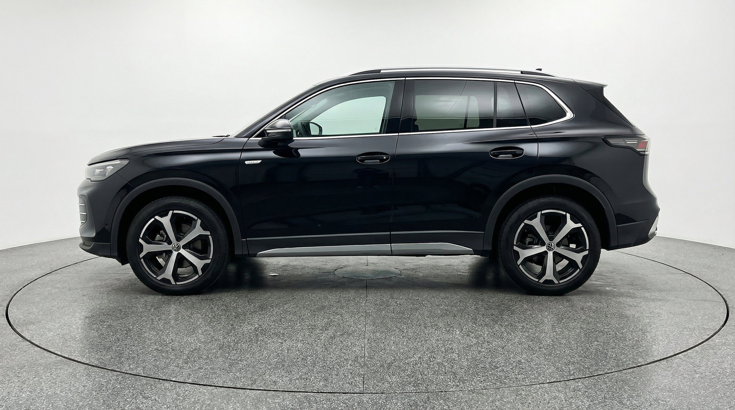 Thumbnail: 2026 Volkswagen Tiguan - 5
