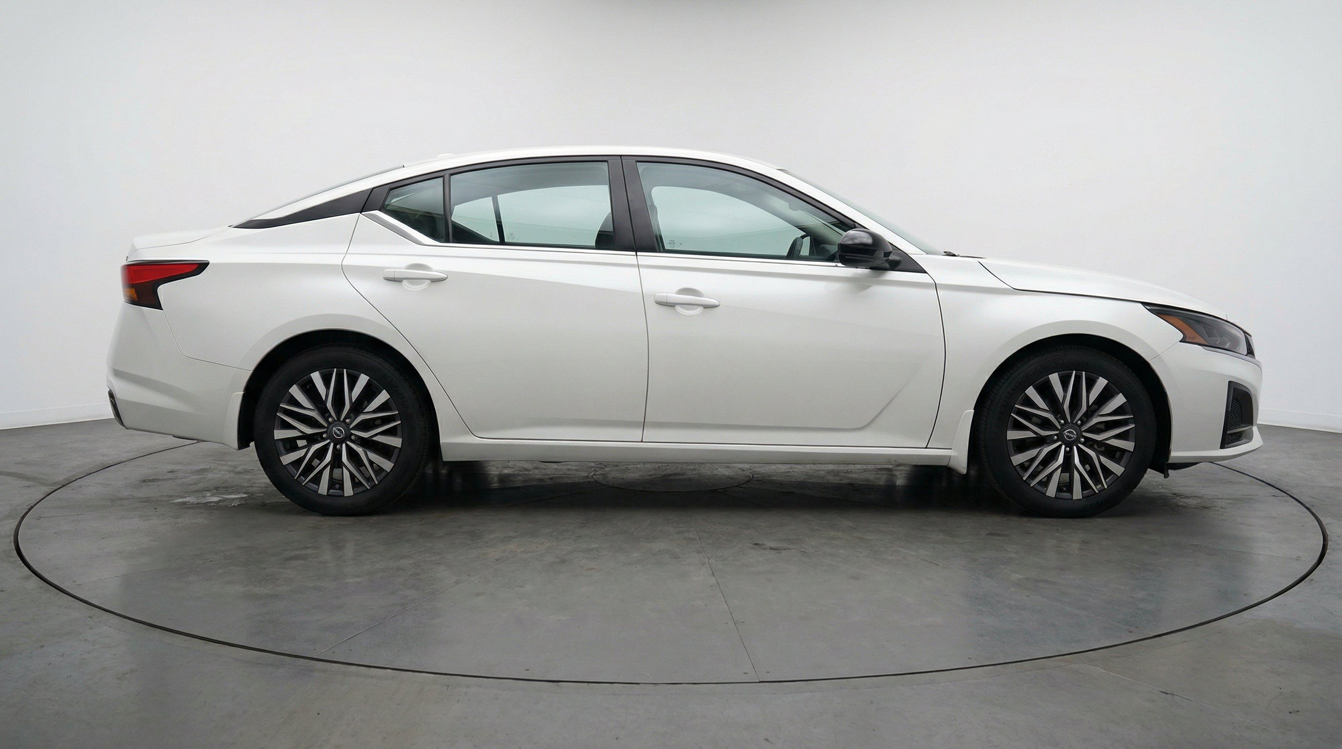Thumbnail: 2025 Nissan Altima - 10