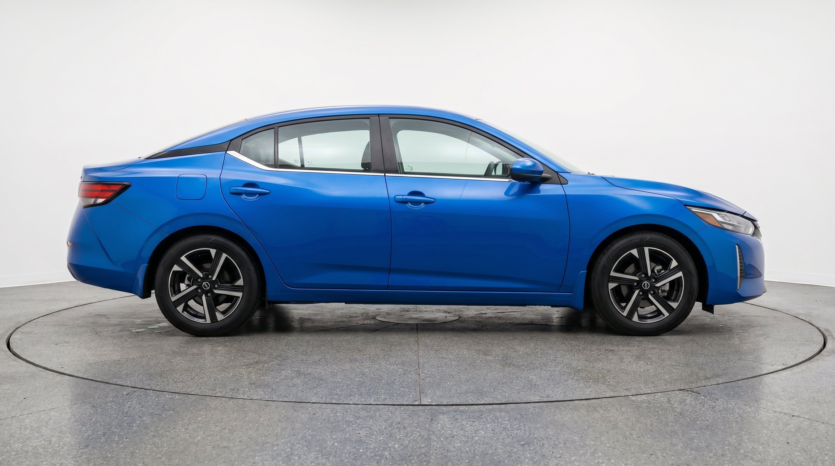 Thumbnail: 2025 Nissan Sentra - 10