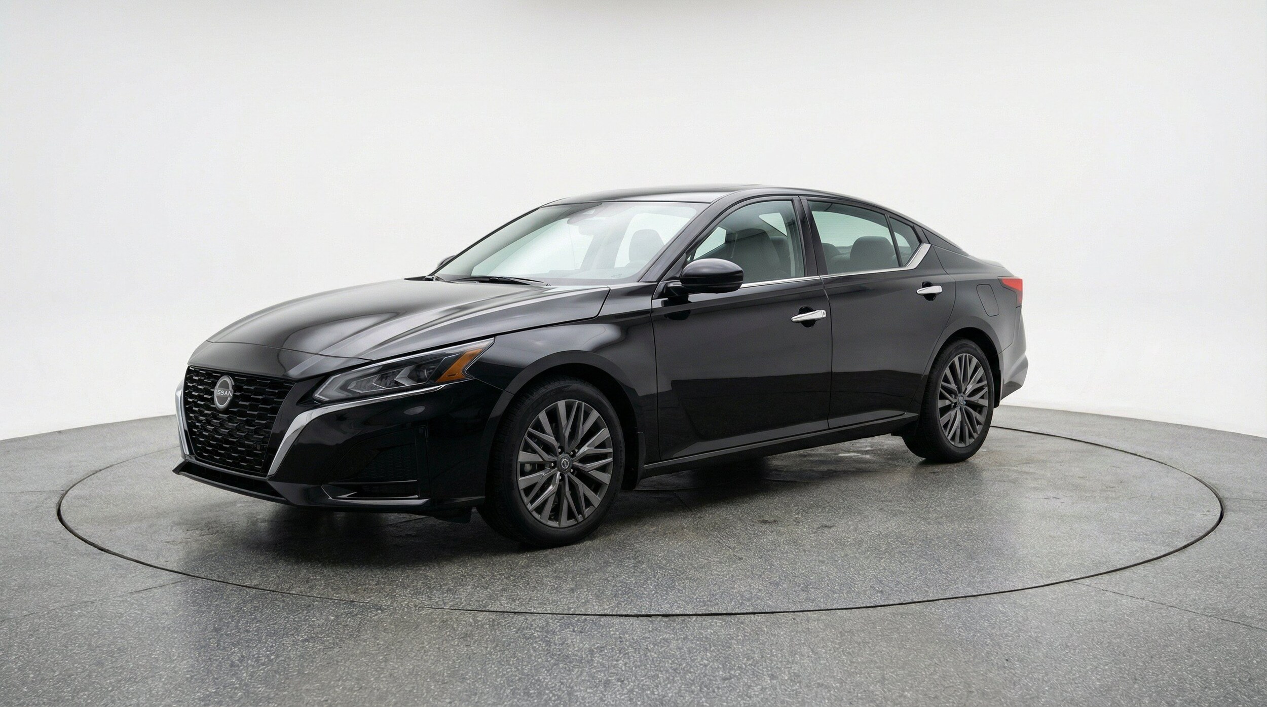 Thumbnail: 2025 Nissan Altima - 3