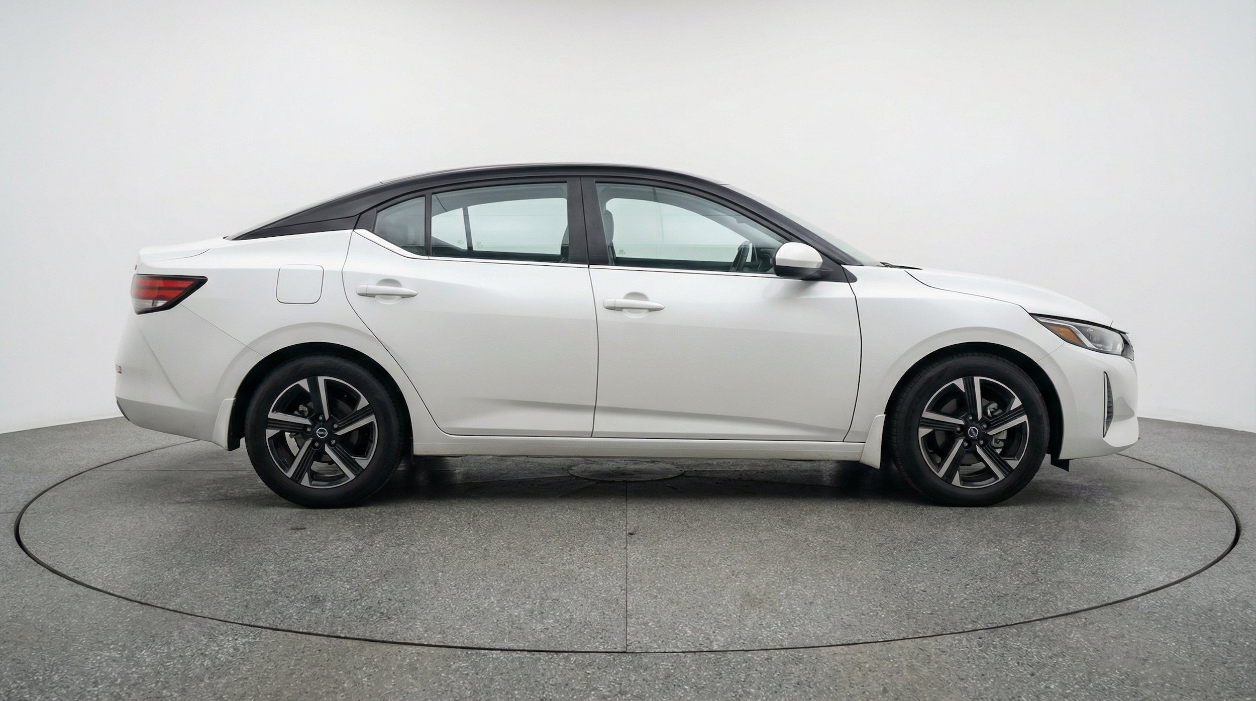 Thumbnail: 2025 Nissan Sentra - 10