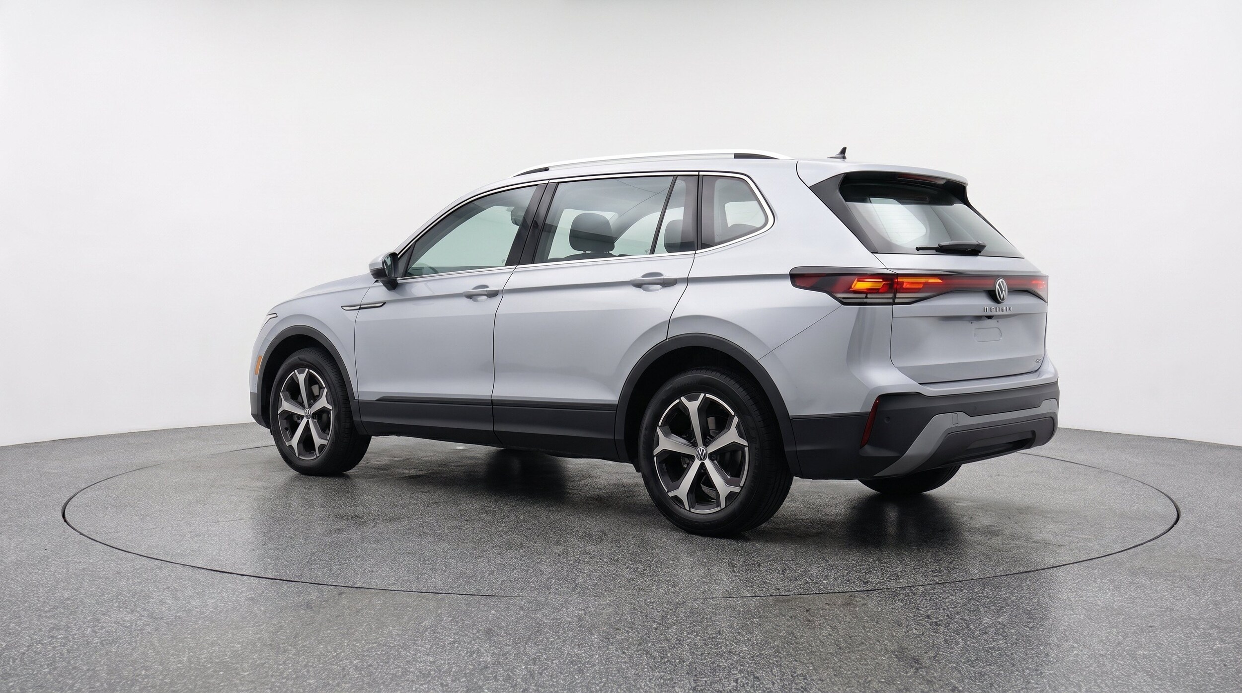 Thumbnail: 2026 Volkswagen Tiguan - 6