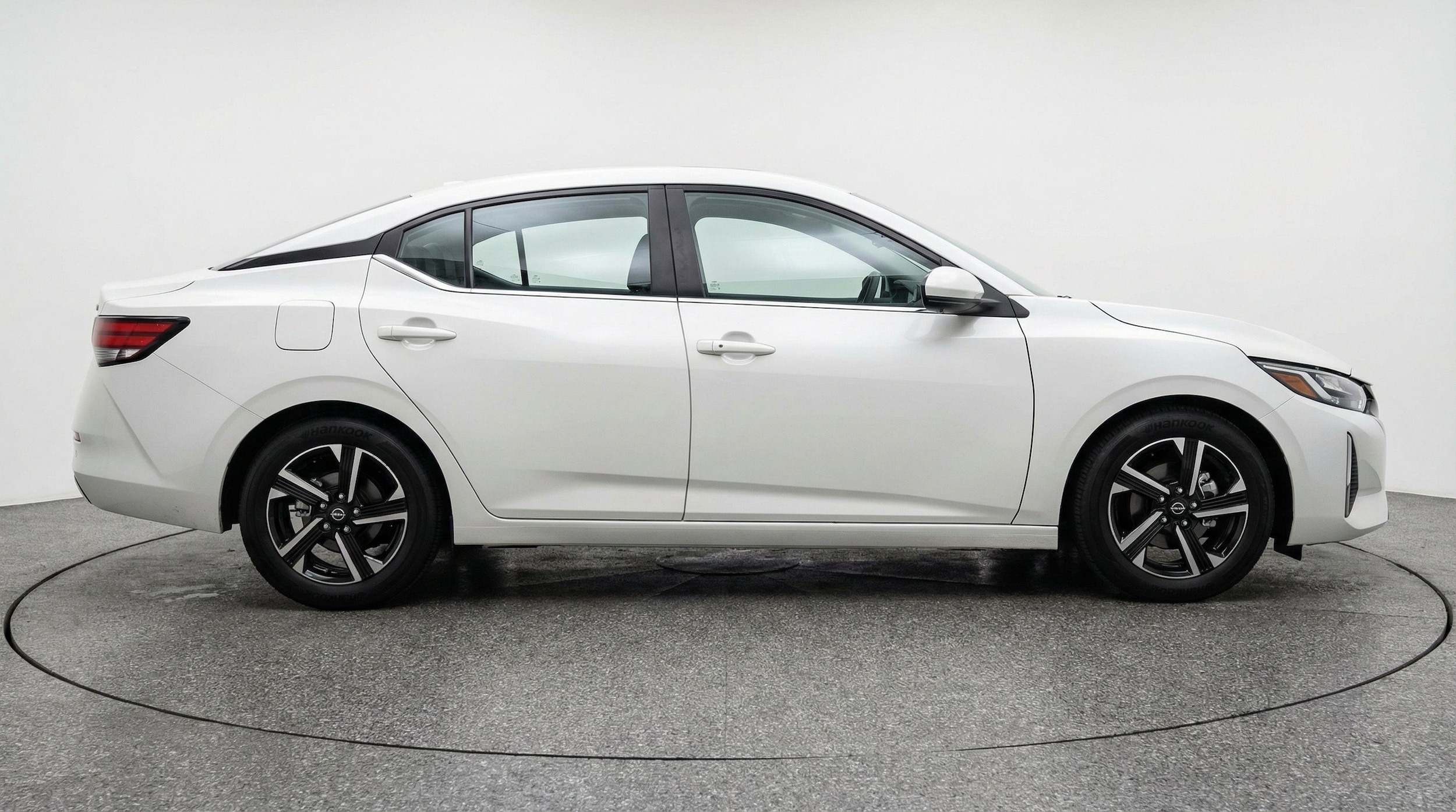 Thumbnail: 2025 Nissan Sentra - 10