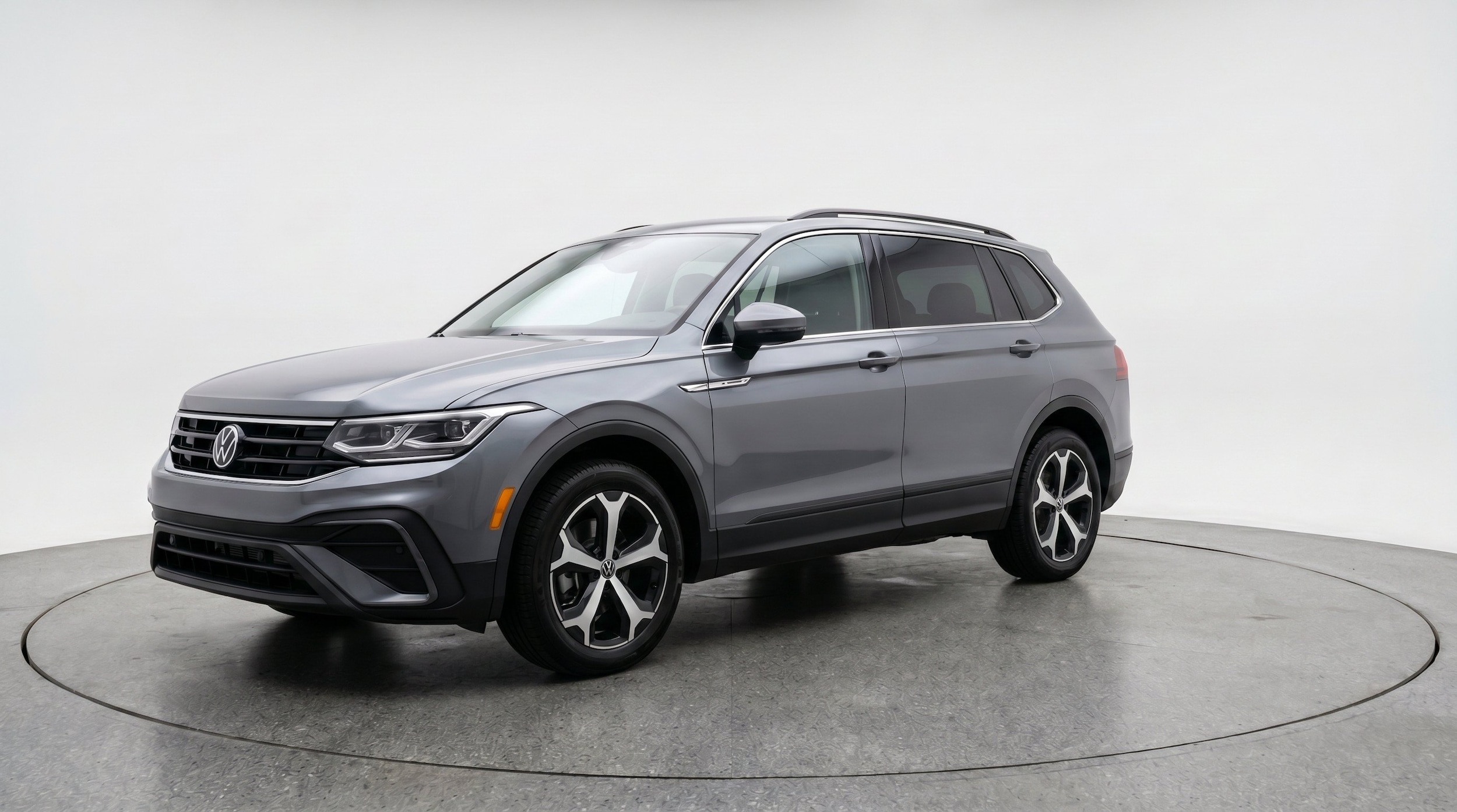 Thumbnail: 2026 Volkswagen Tiguan - 3