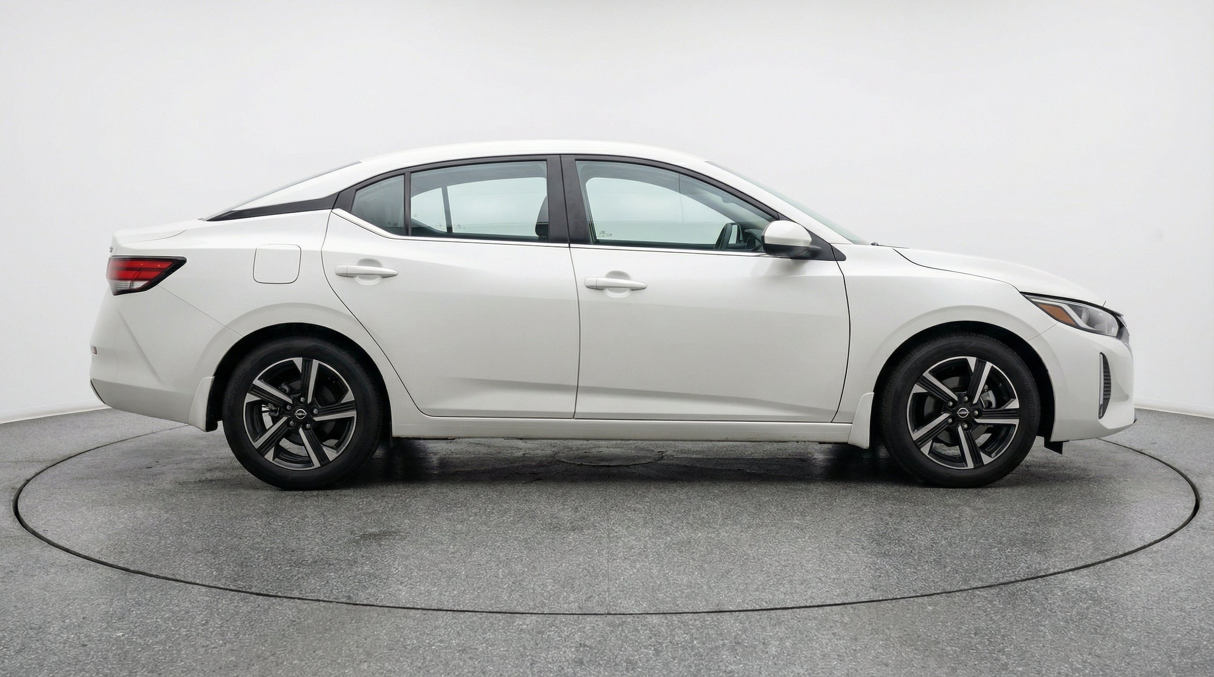 Thumbnail: 2025 Nissan Sentra - 10