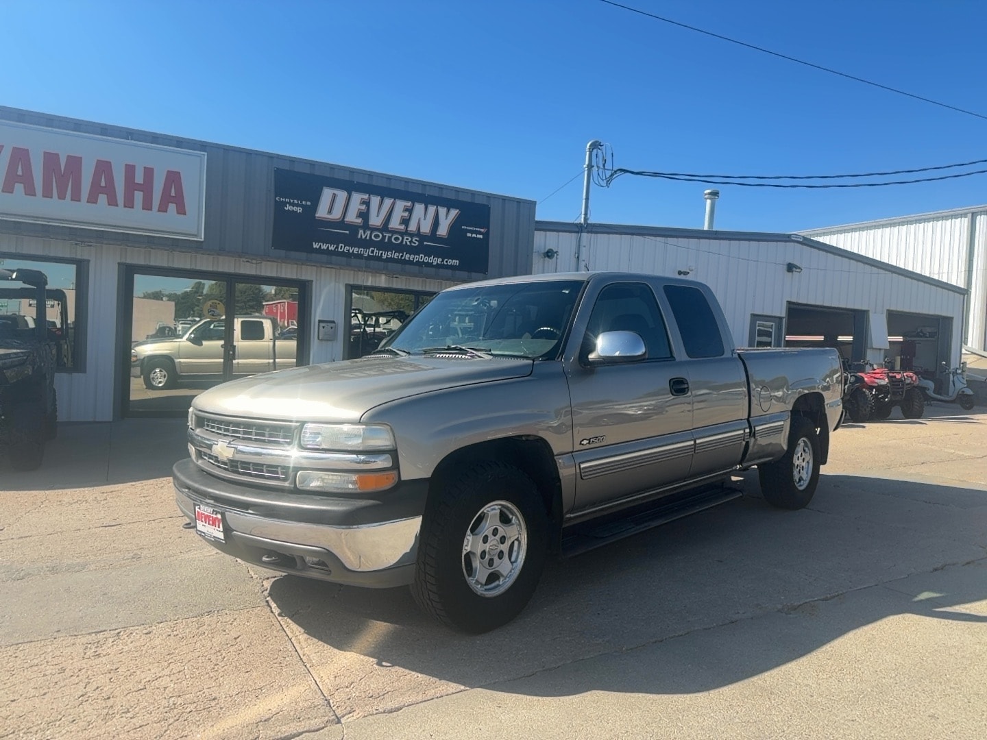 Used 2002 Chevrolet Silverado 1500 LT with VIN 2GCEK19T721187277 for sale in McCook, NE