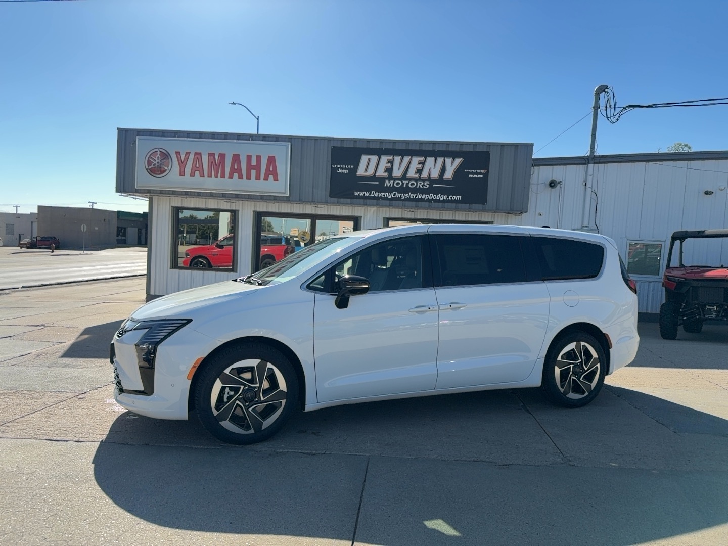 New 2027 Chrysler Pacifica LIMITED Passenger Van