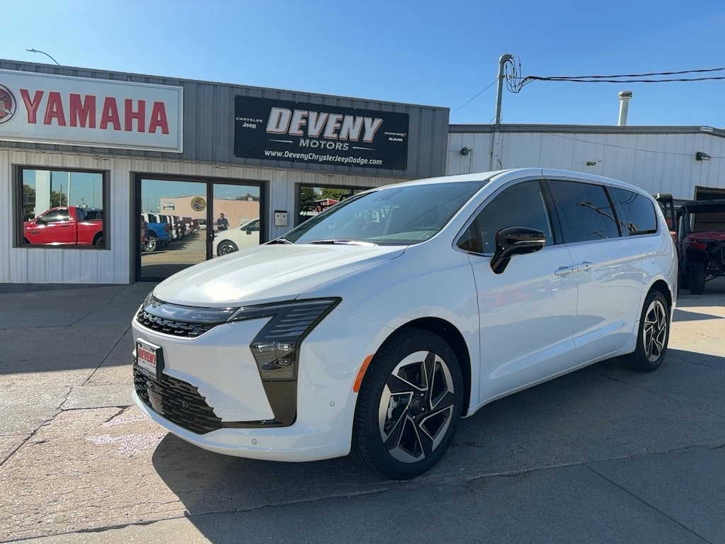 New 2027 Chrysler Pacifica LIMITED Passenger Van