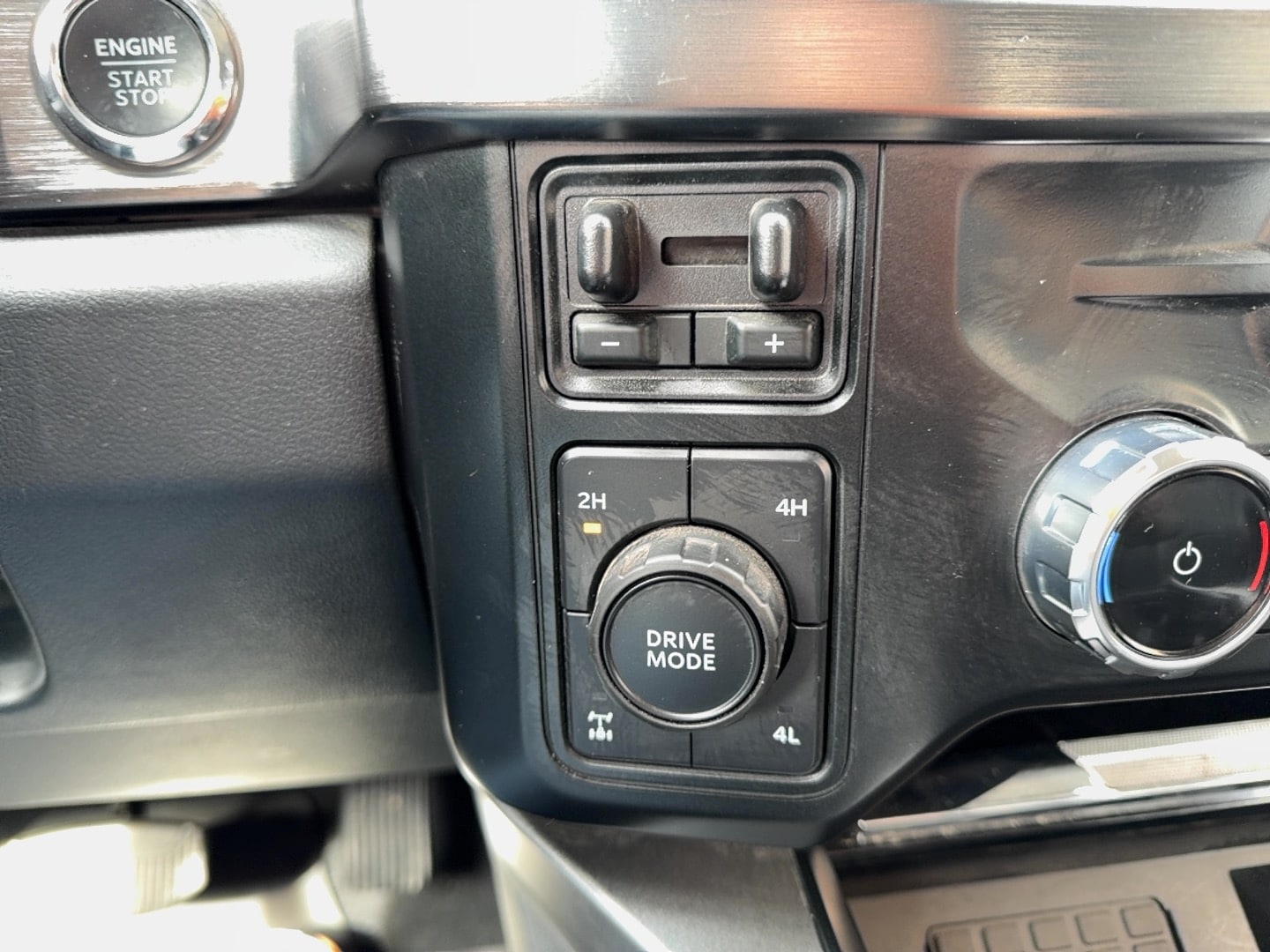 2023 Ford F-350 Super Duty Lariat - Photo 25
