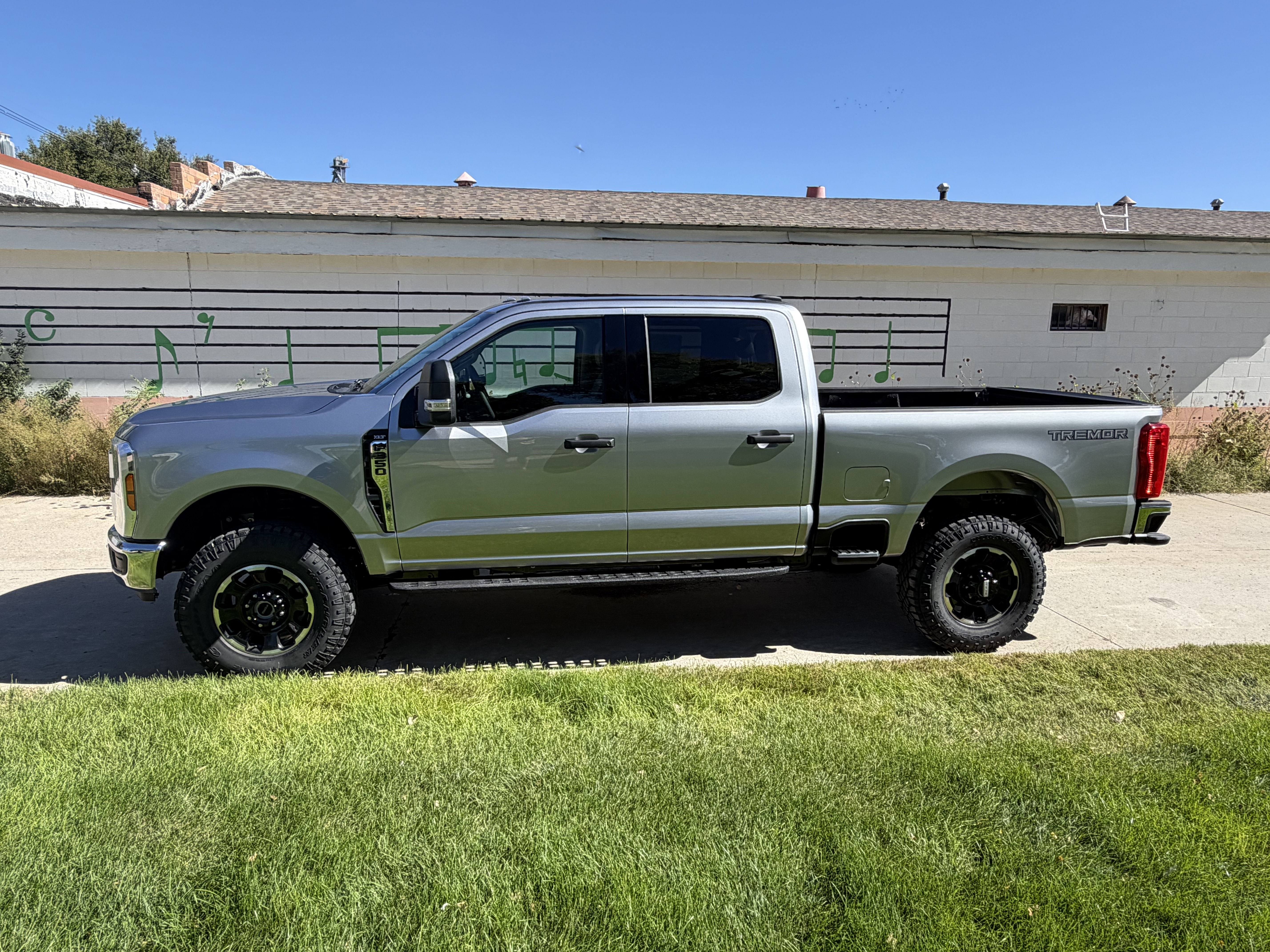 2027 Ford Super Duty F-350&reg; XLT TRUCK