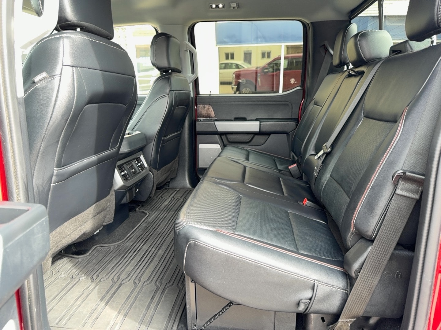 2023 Ford F-350 Super Duty Lariat - Photo 13