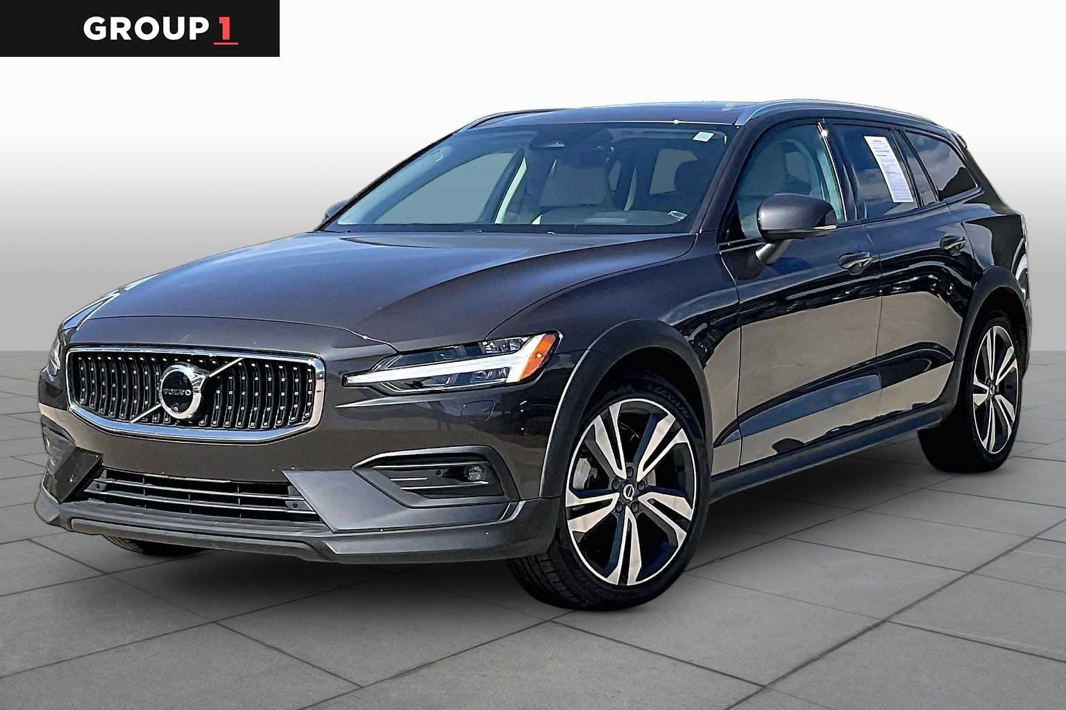 2025 Volvo V60 Cross Country