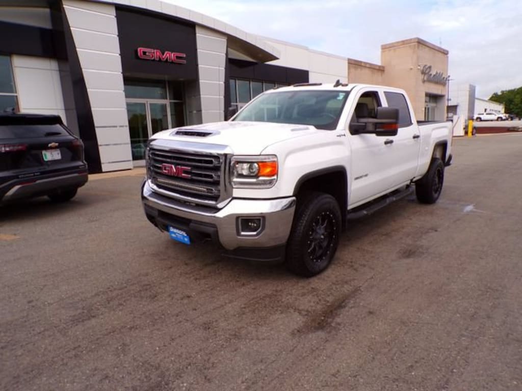 Used 2018 GMC Sierra 3500 HD Crew CAB 4WD 153. Truck
