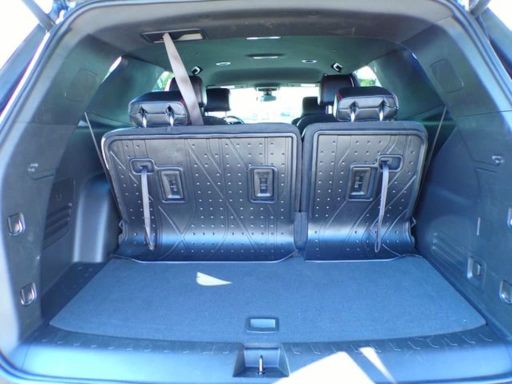 Used 2023 Chevrolet Traverse LT Cloth SUV
