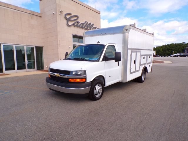 2022 Chevrolet Express Cutaway Base