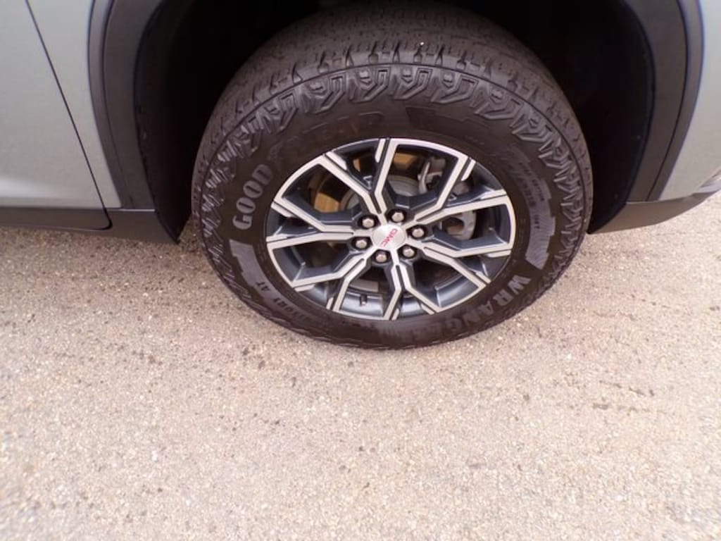 Used 2024 GMC Acadia AT4 SUV