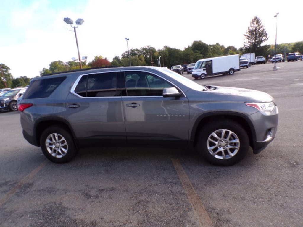 Used 2021 Chevrolet Traverse LT Cloth SUV