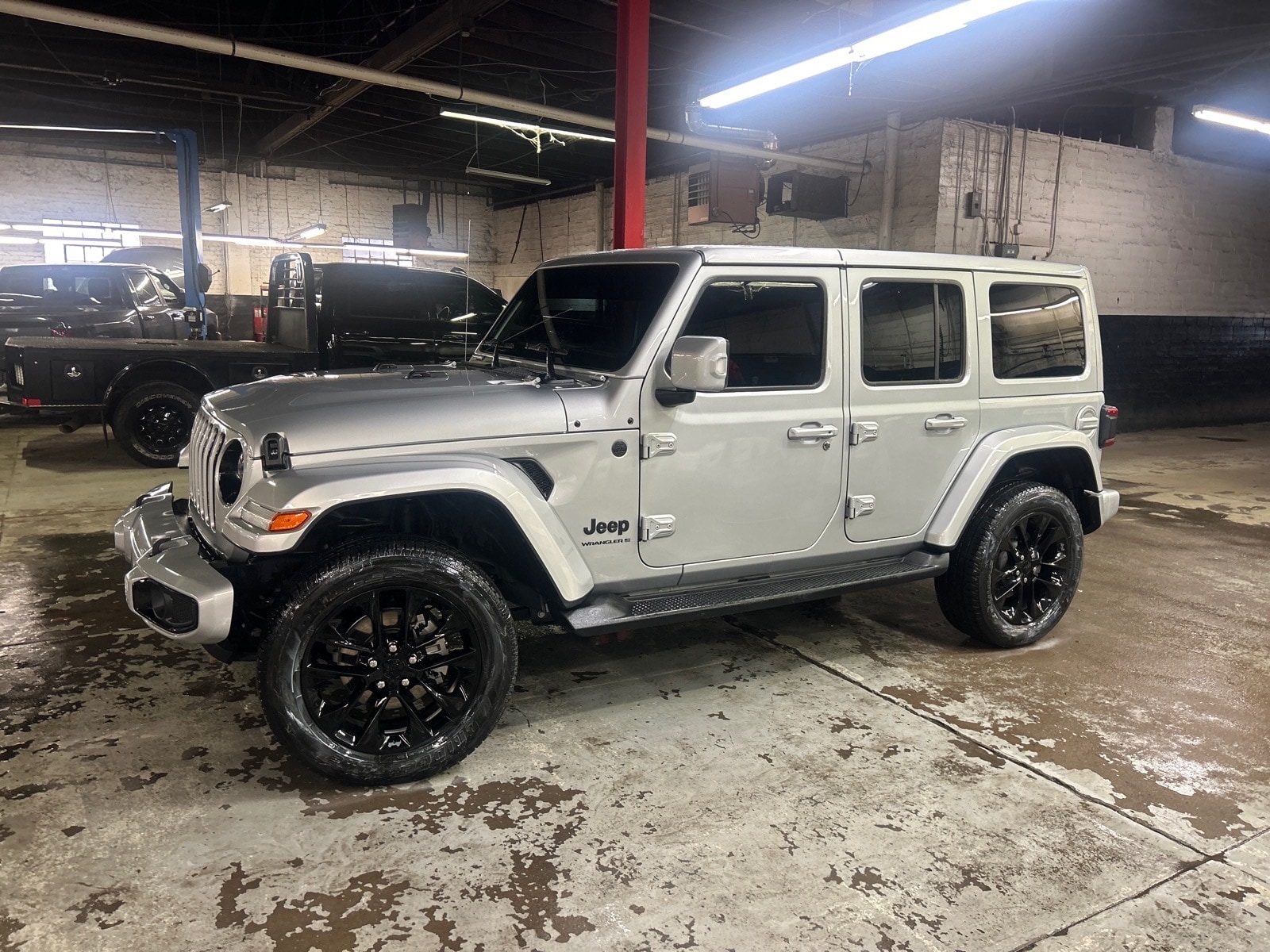 2023 Jeep Wrangler 4-Door Sahara High Altitude