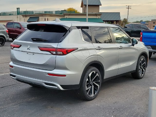 Used 2024 Mitsubishi Outlander SE SUV