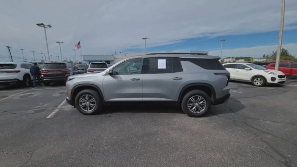 Used 2026 Chevrolet Traverse LT SUV