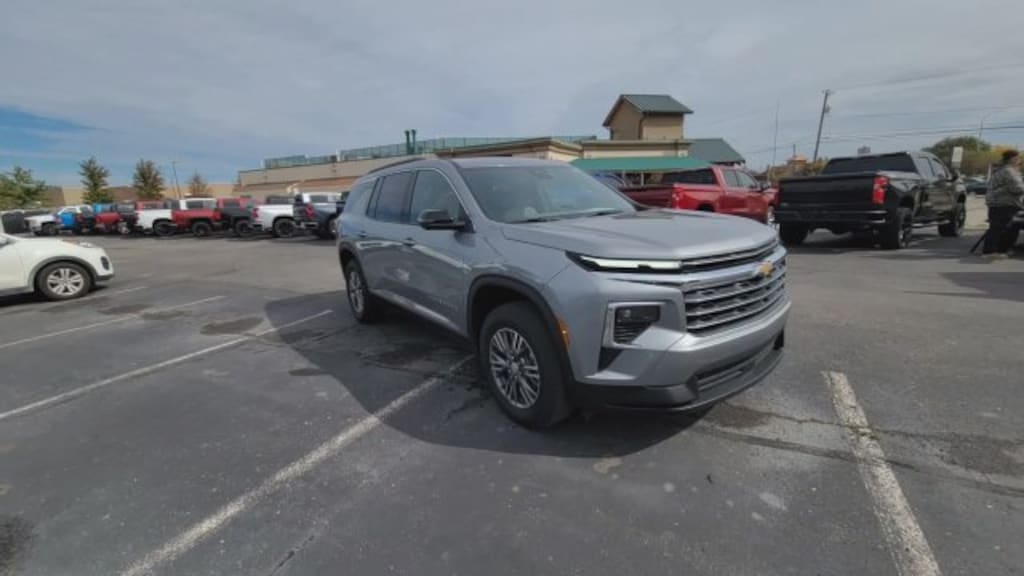Used 2026 Chevrolet Traverse LT SUV