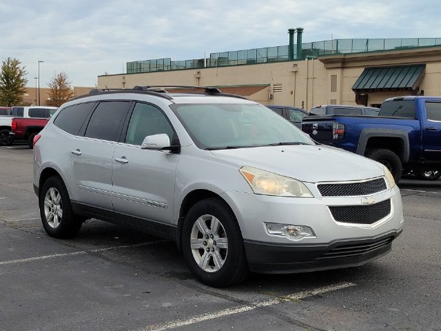 Used 2009 Chevrolet Traverse 1LT with VIN 1GNER23D99S119633 for sale in Southgate, MI