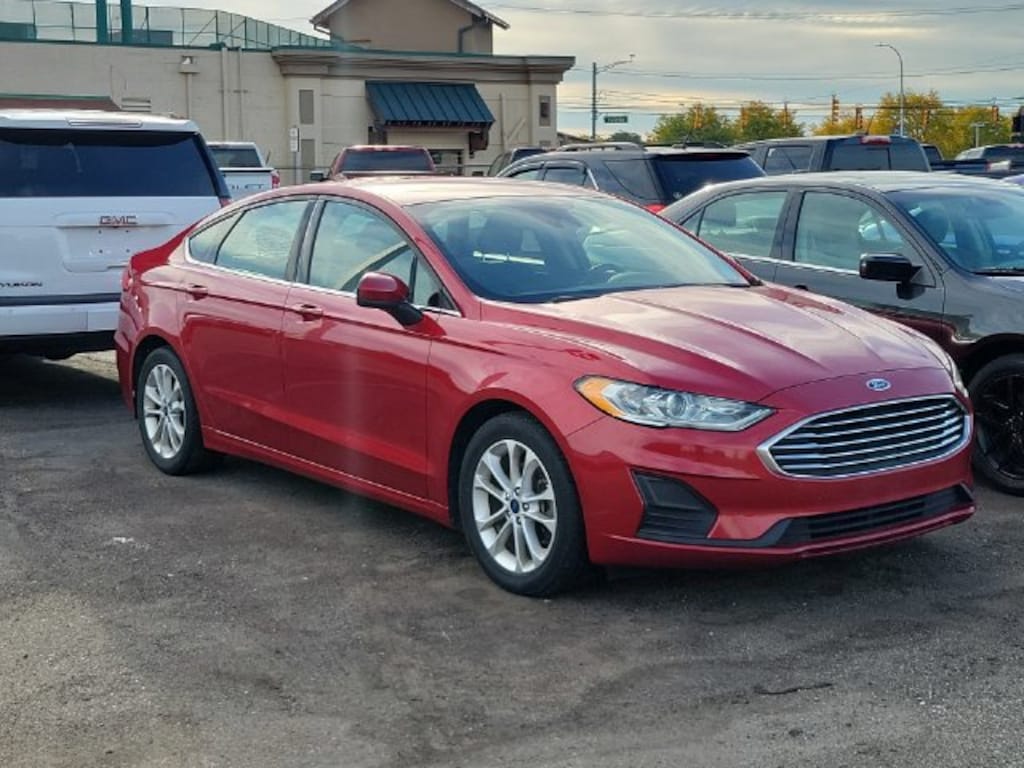 Used 2020 Ford Fusion SE Sedan
