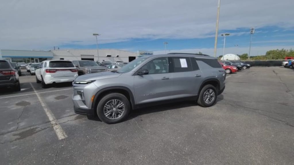Used 2026 Chevrolet Traverse LT SUV