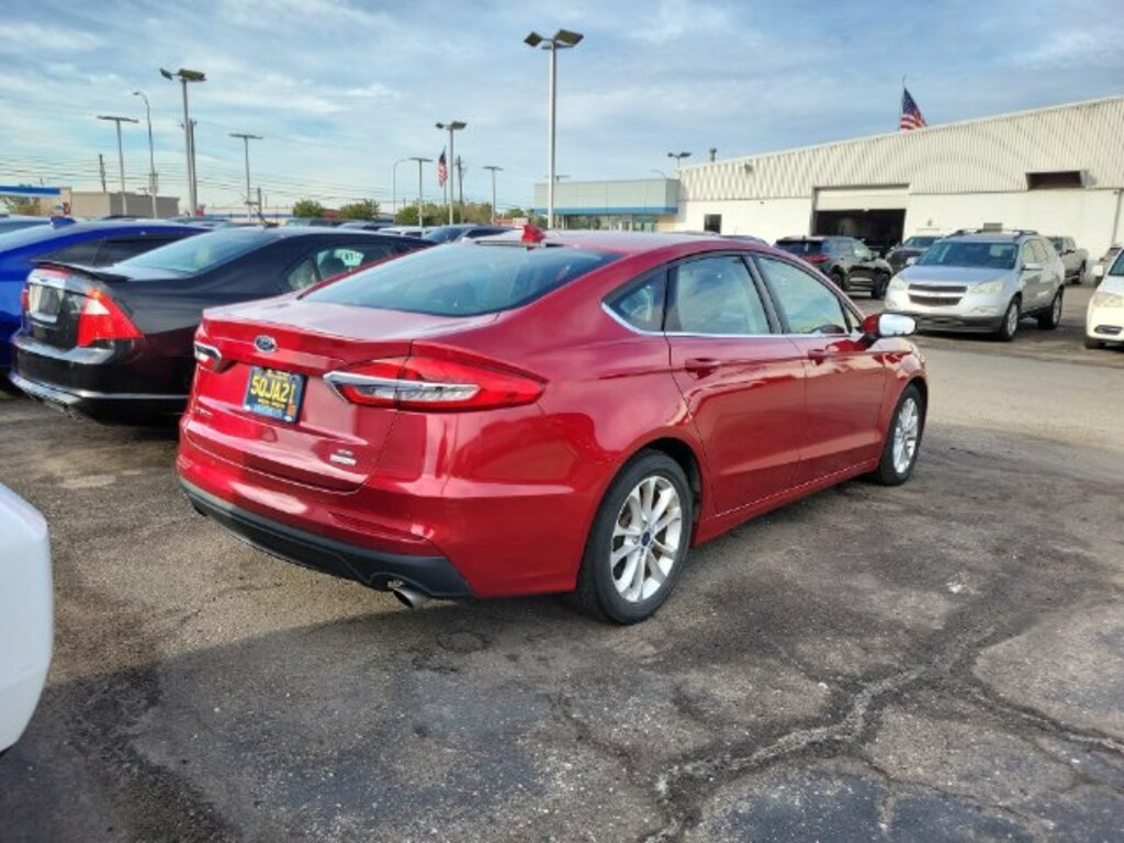 Used 2020 Ford Fusion SE Sedan