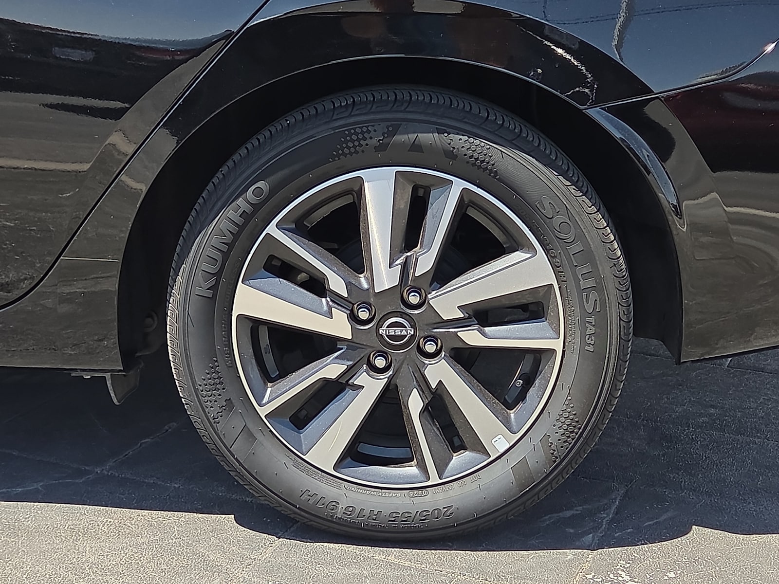 2025 Nissan Versa Sedan SV - Photo 5