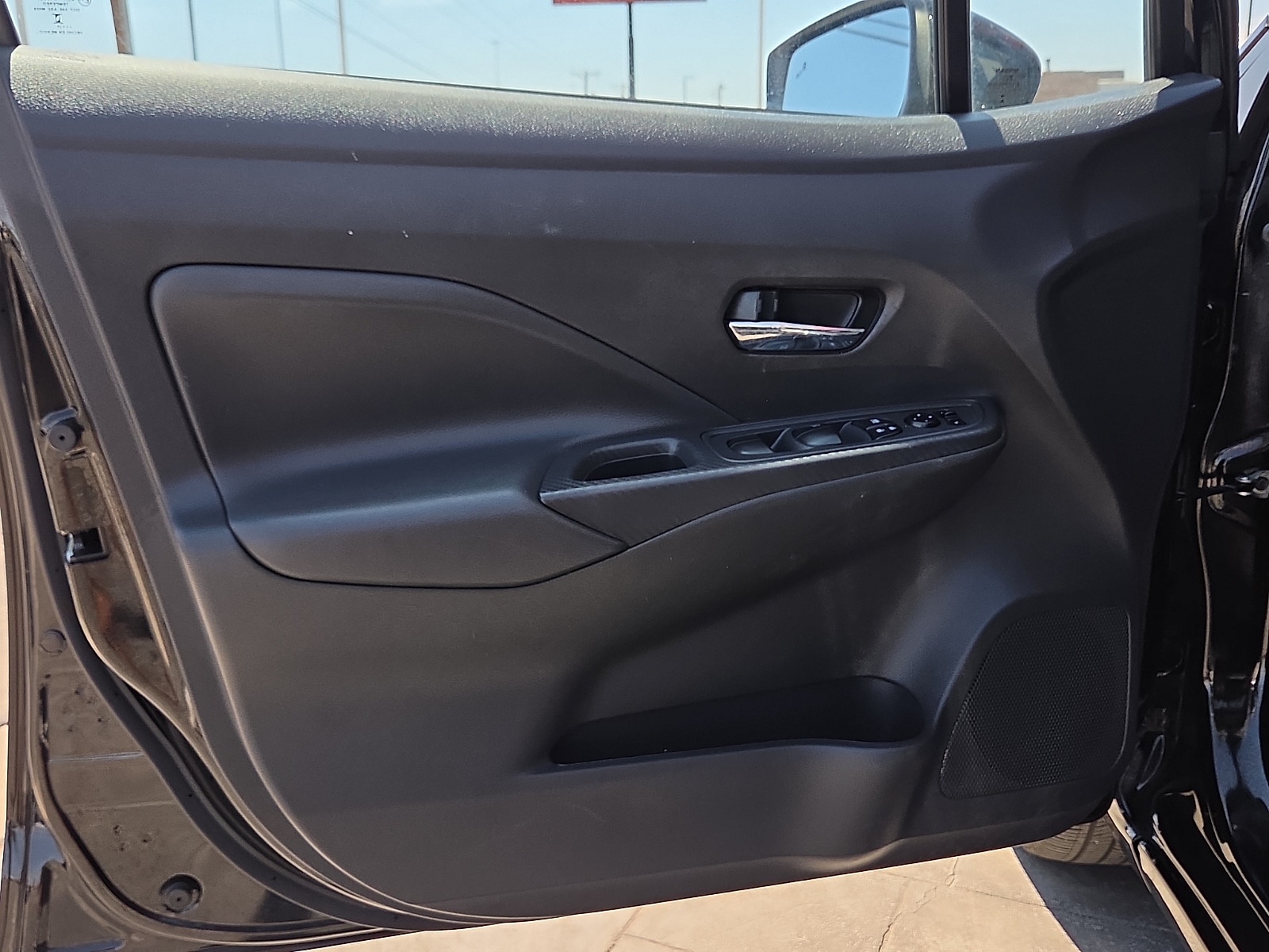 2025 Nissan Versa Sedan SV - Photo 8