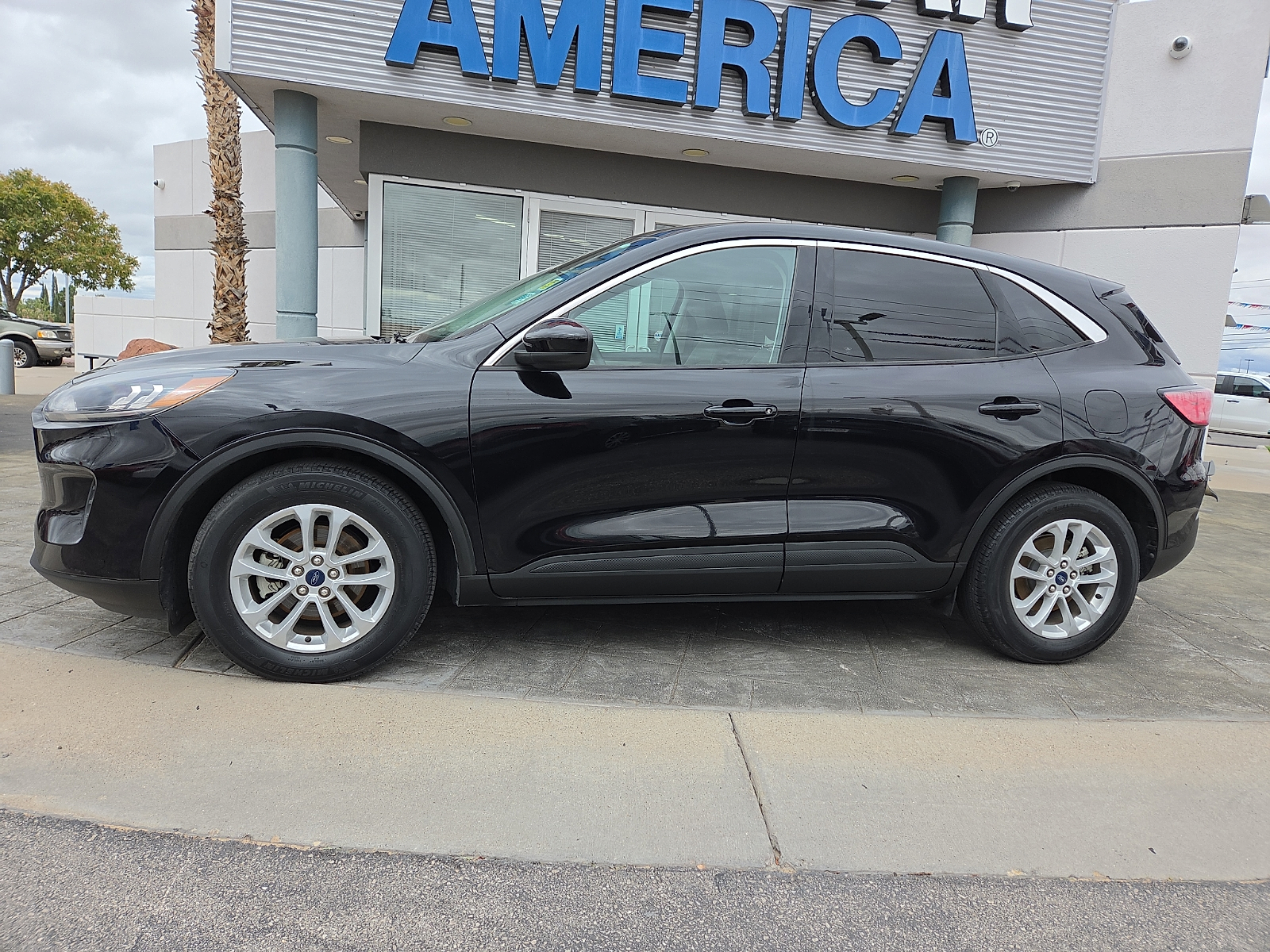 Used 2021 Ford Escape SE WAGON
