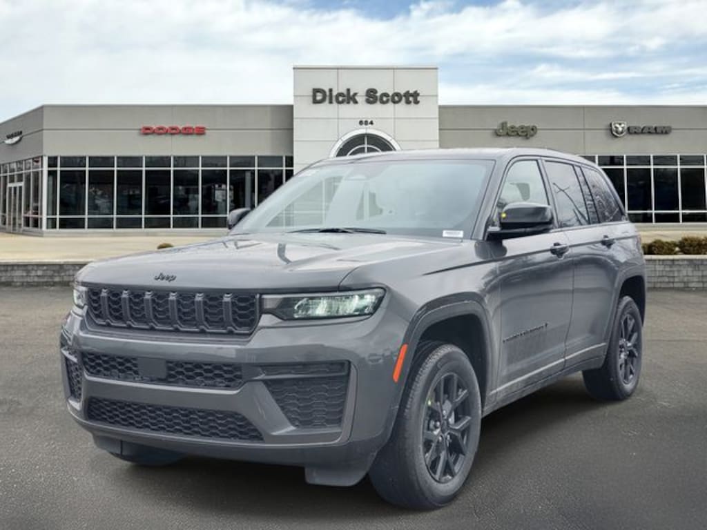 New 2026 Jeep Grand Cherokee Laredo Sport Utility
