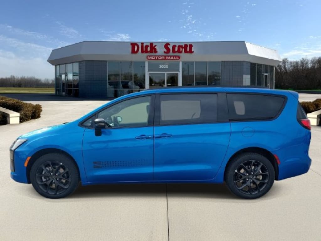 New 2027 Chrysler Pacifica Select Passenger Van