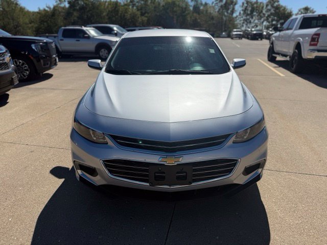 Used 2018 Chevrolet Malibu 1LT with VIN 1G1ZD5ST9JF137204 for sale in Paris, IL