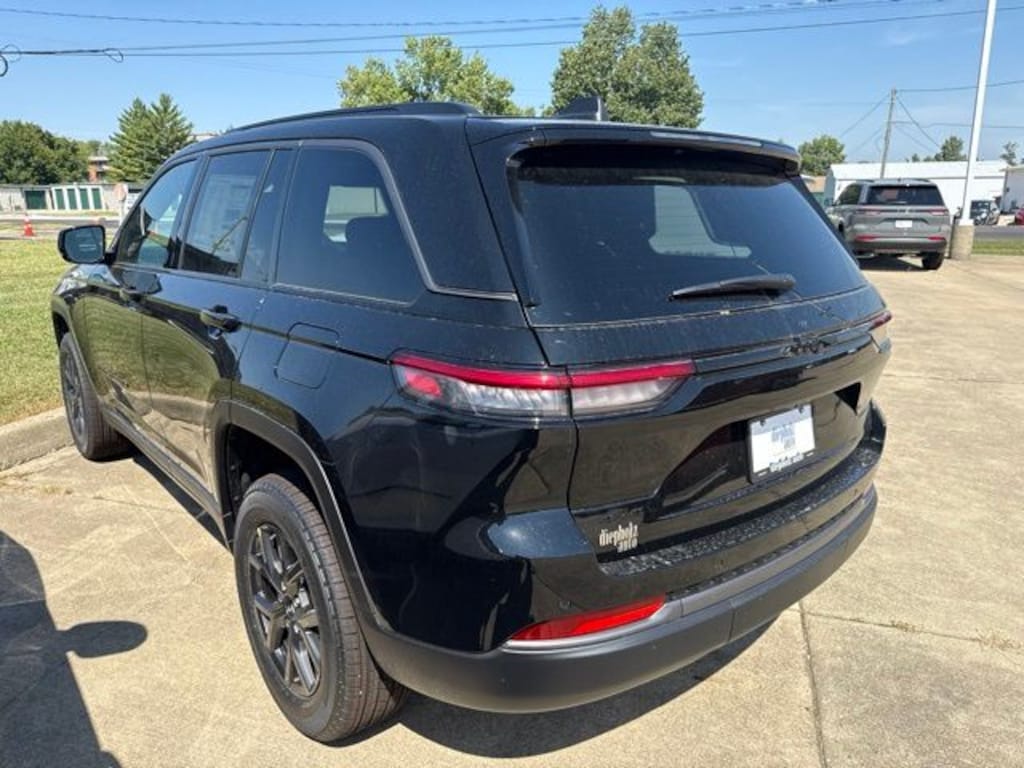 New 2027 Jeep Grand Cherokee LAREDO ALTITUDE 4X4 Sport Utility