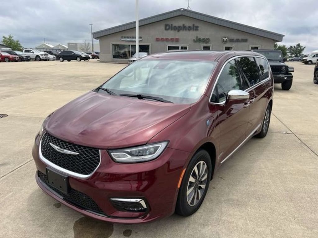 Used 2022 Chrysler Pacifica Hybrid Limited Minivan/Van
