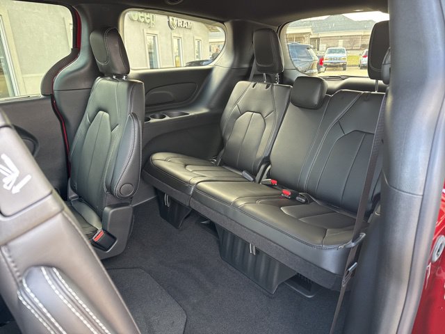 2026 Chrysler Pacifica Select - Photo 21