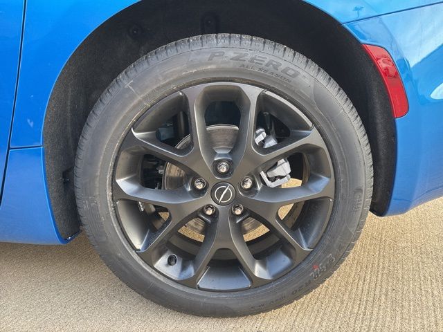 2026 Chrysler Pacifica Select - Photo 10