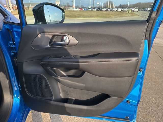 2026 Chrysler Pacifica Select - Photo 24
