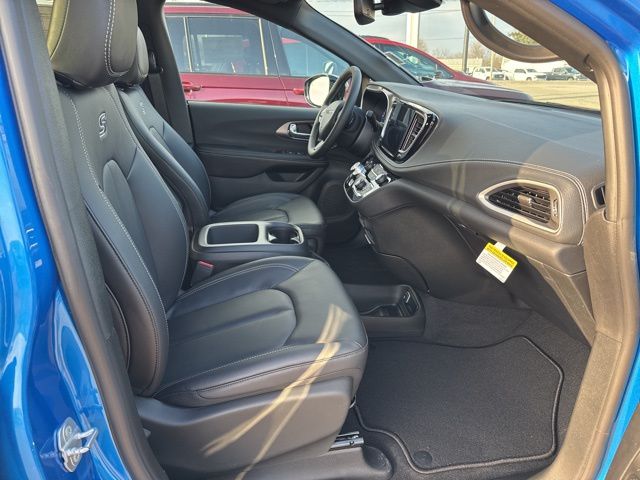 2026 Chrysler Pacifica Select - Photo 25