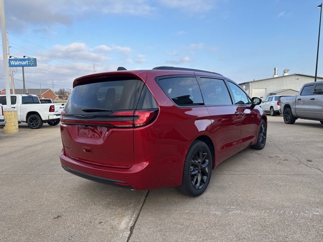 2026 Chrysler Pacifica Select - Photo 7