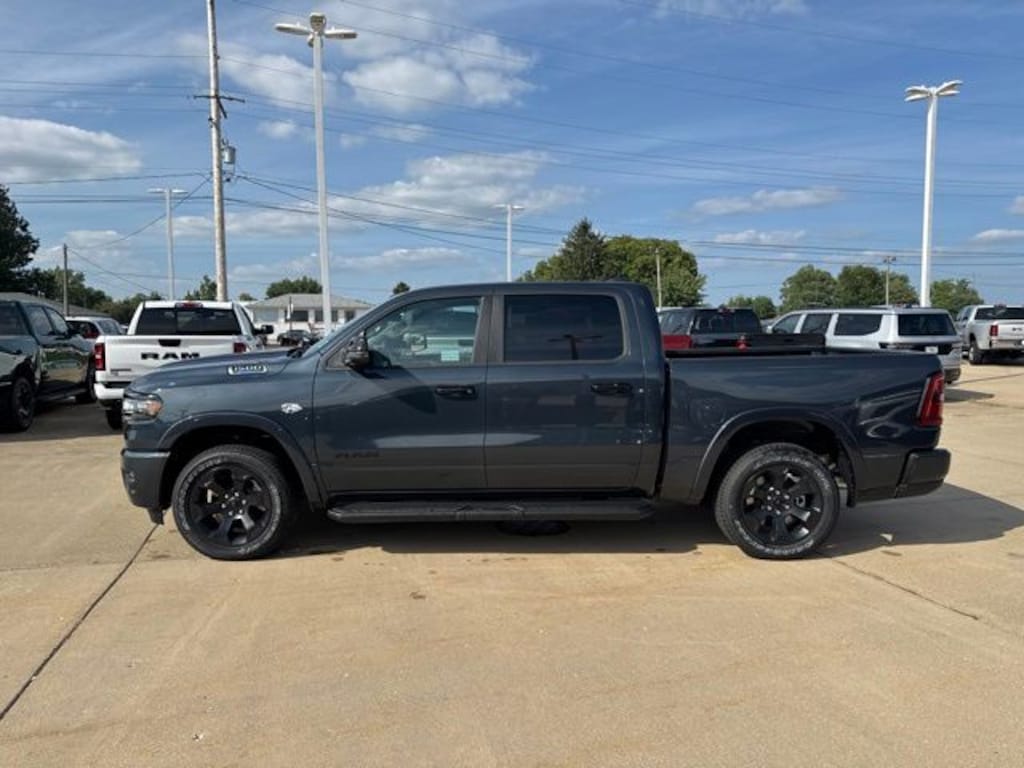 New 2026 Ram 1500 BIG HORN CREW CAB 4X4 5'7 BOX Pickup