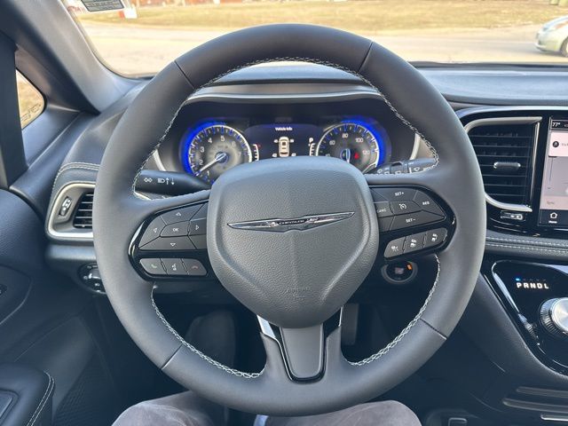 2026 Chrysler Pacifica Select - Photo 14