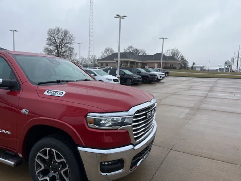 New 2026 Ram 1500 LARAMIE CREW CAB 4X4 5'7 BOX Pickup